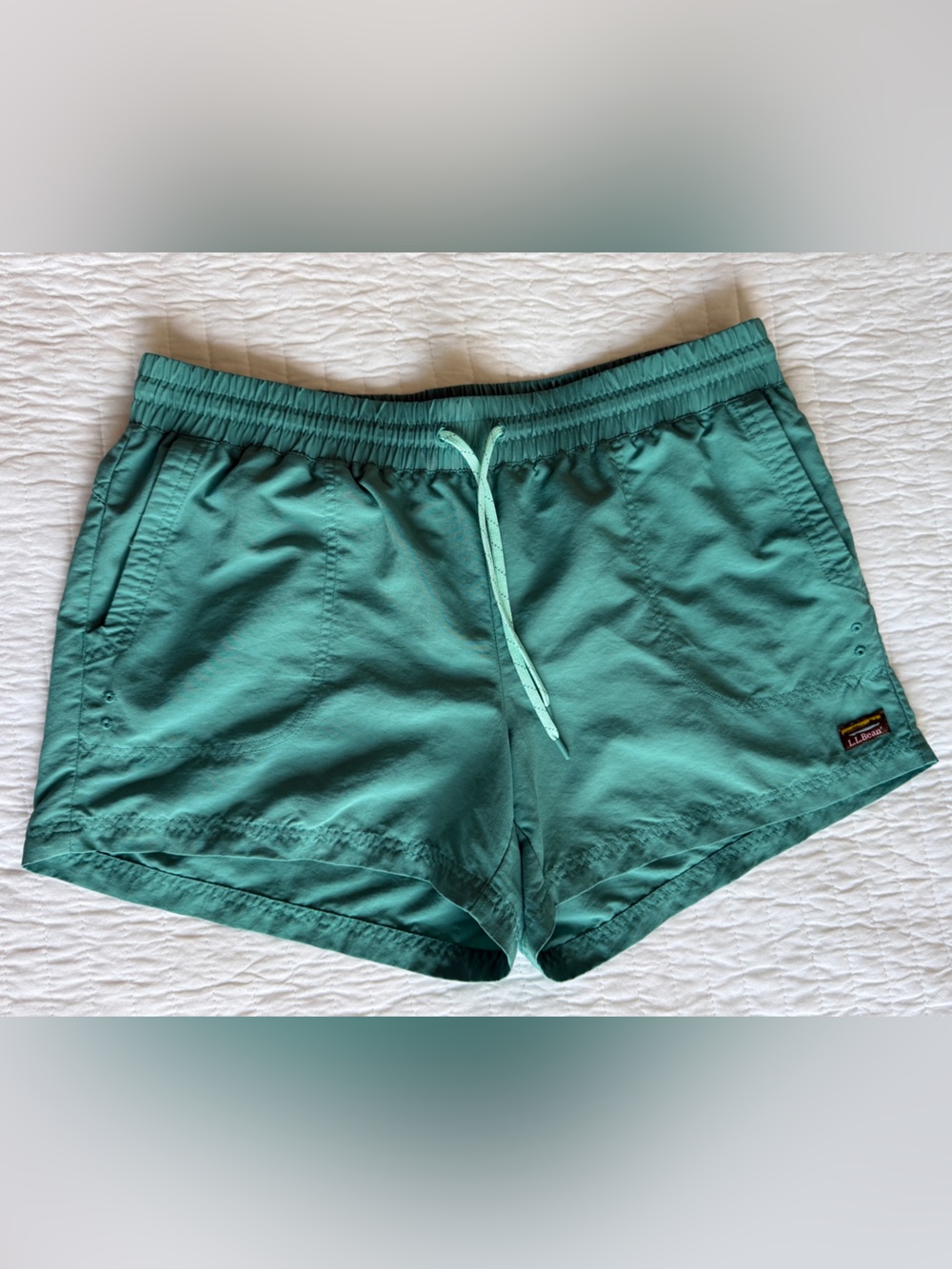 L.L.Bean Women’s 4” Quick-Dry Shorts — Size M